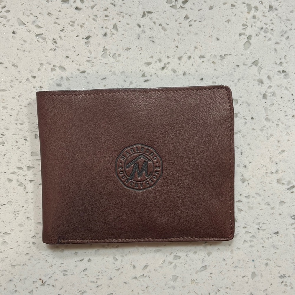 MARLBORO COUNTRY STORE vintage bifold wallet